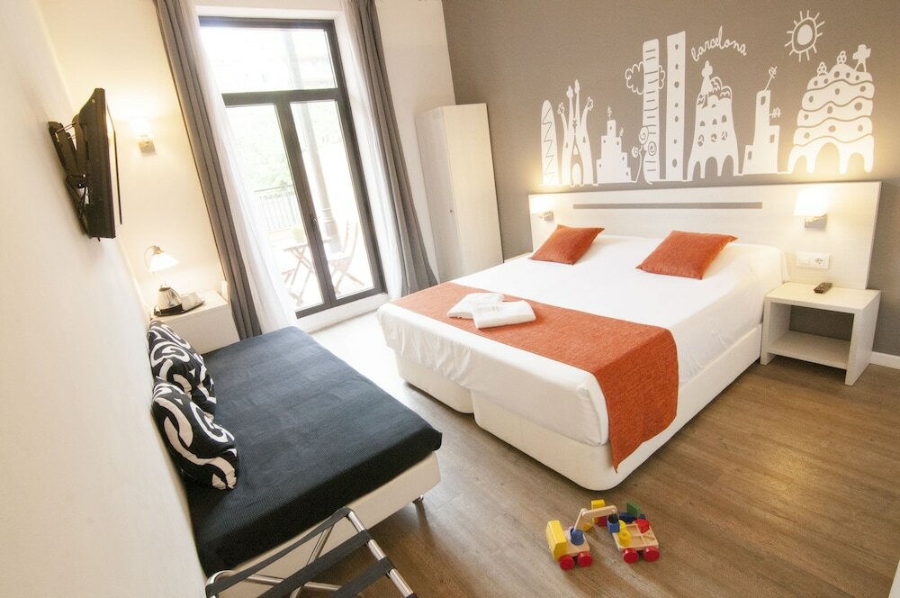 Фото Hostal Live Barcelona