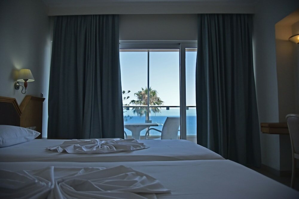 Фото Bristol Sea View Apartments