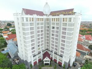 Гостиница Grand Darmo Suite Hotel