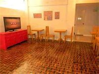 Фото Tr3ats Guest House Bohol - Hostel