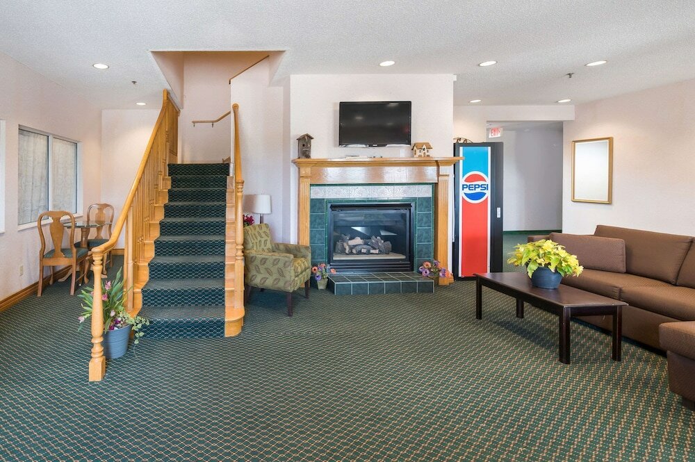 Фото Rodeway Inn Urbana Champaign University Area