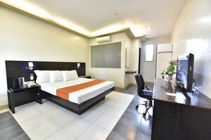 Batangas Country Club (Calabarzon, Batangas, Batangas City, Bolbok Flyover), hotel