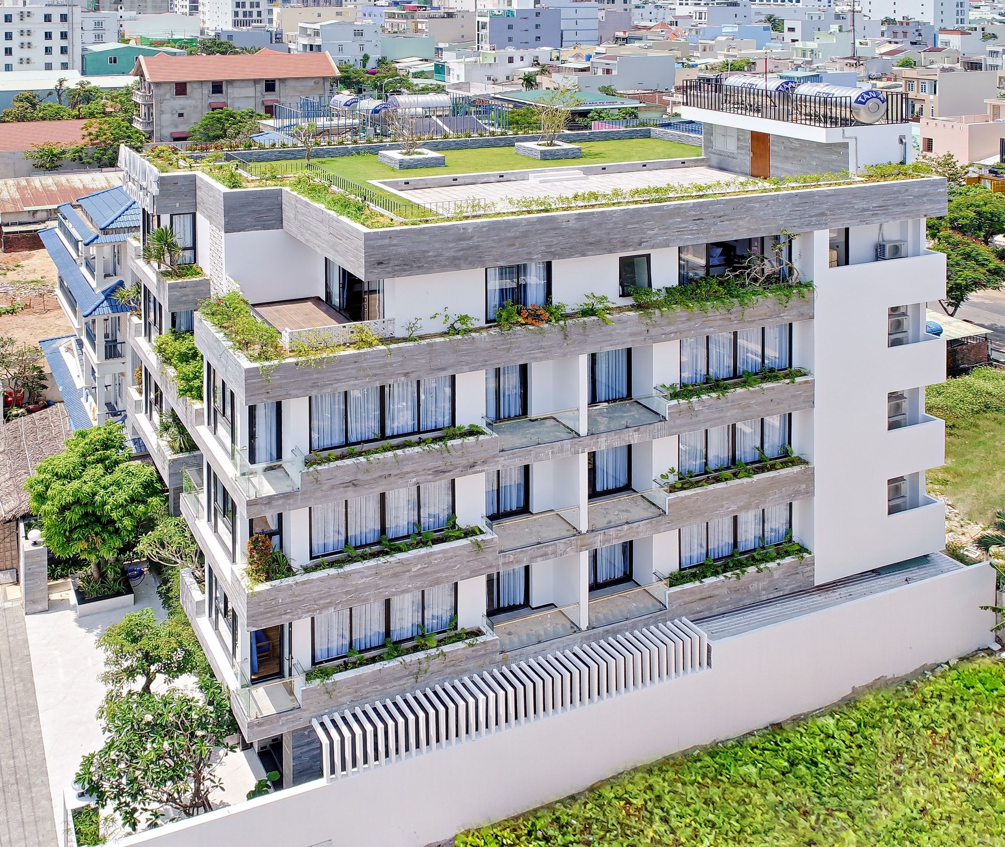 Фото отеля 2