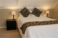 IKhaya Lodge & Conference Centre (Western Cape Province, Cape Town, Dunkley Street), hotel