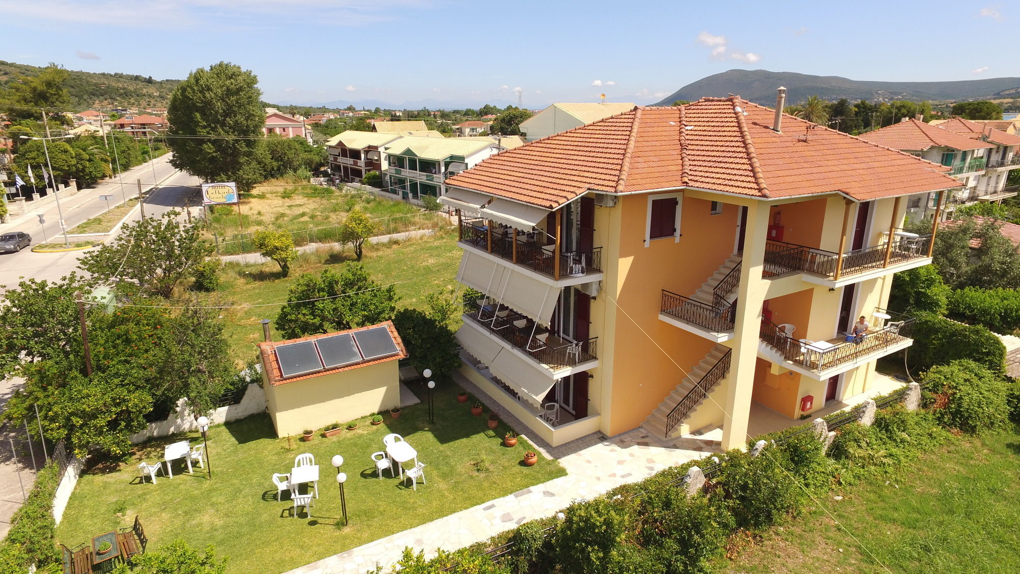 Фото Christina Studios