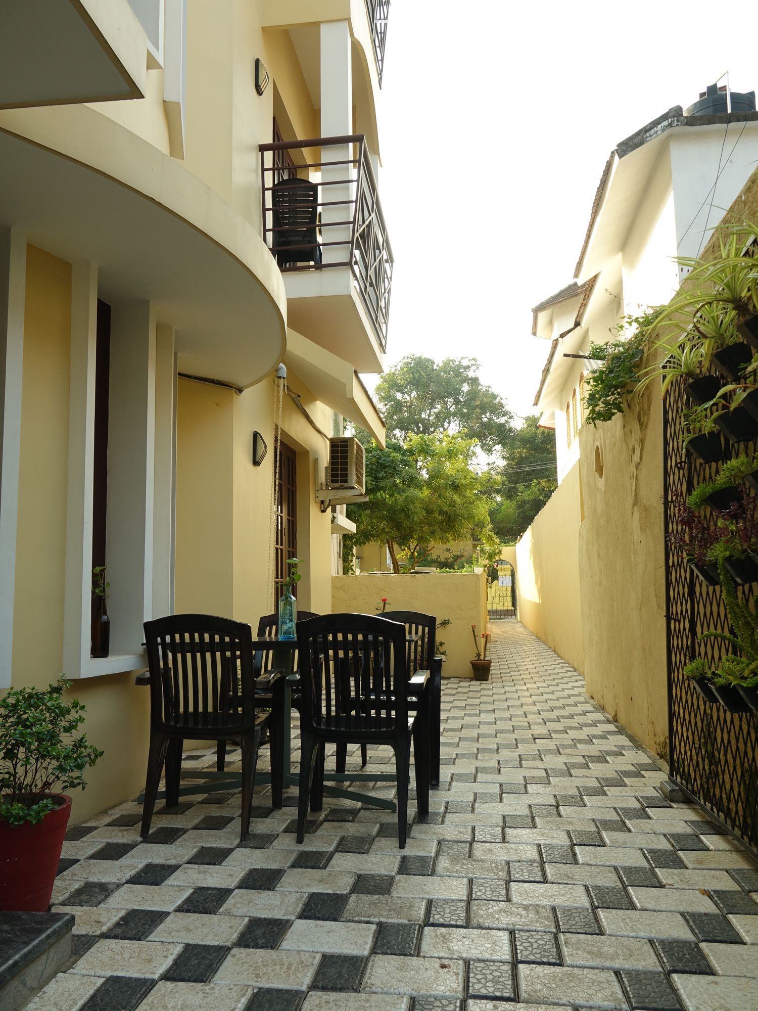 Фото Fortkochi Beach Inn