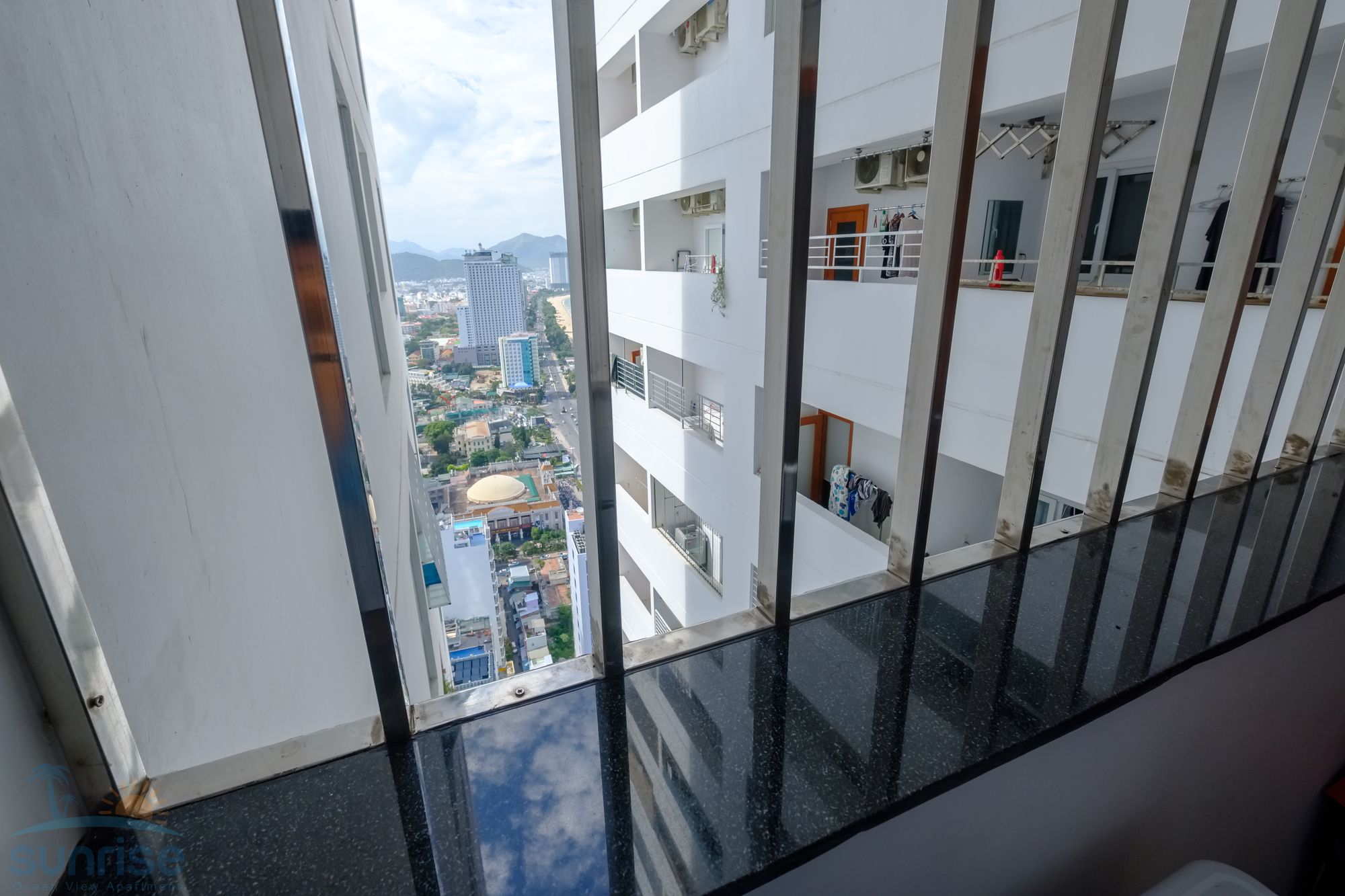 Фото Sunrise Ocean View Apartment