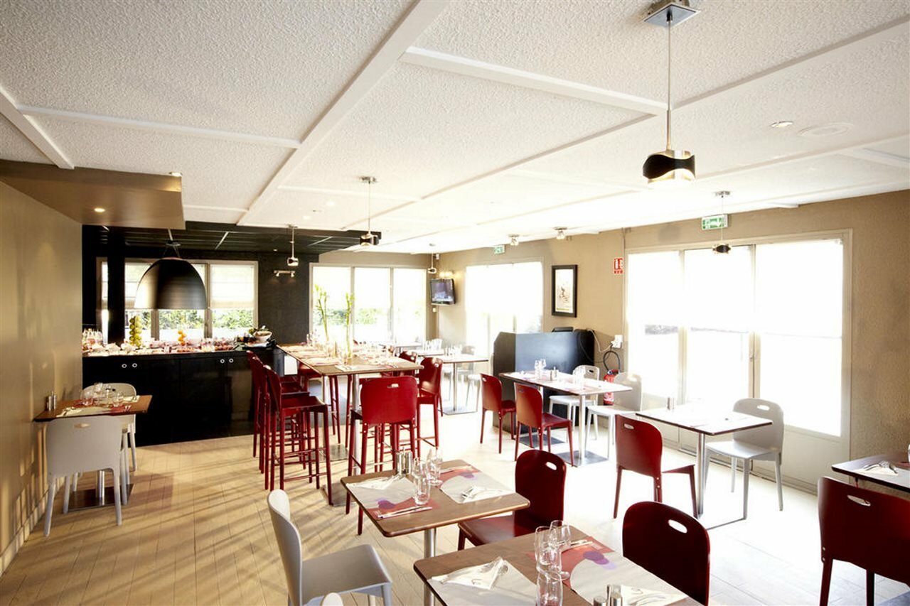 Фото Hotel Kyriad Direct Le Bourget Gonesse