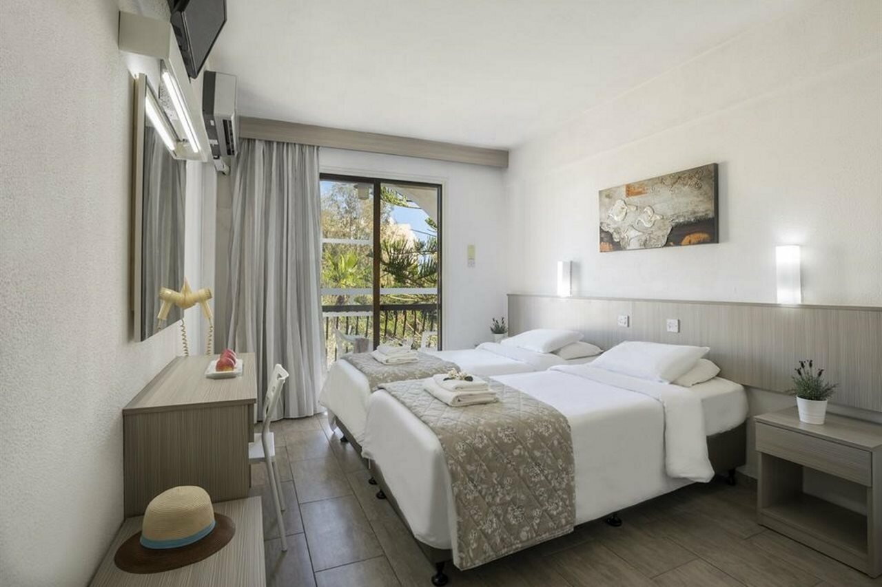 Фото Cactus Hotel