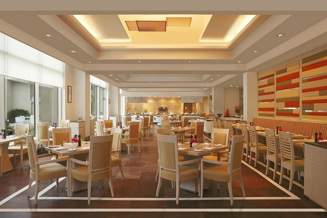 Фото DoubleTree by Hilton Hotel Agra