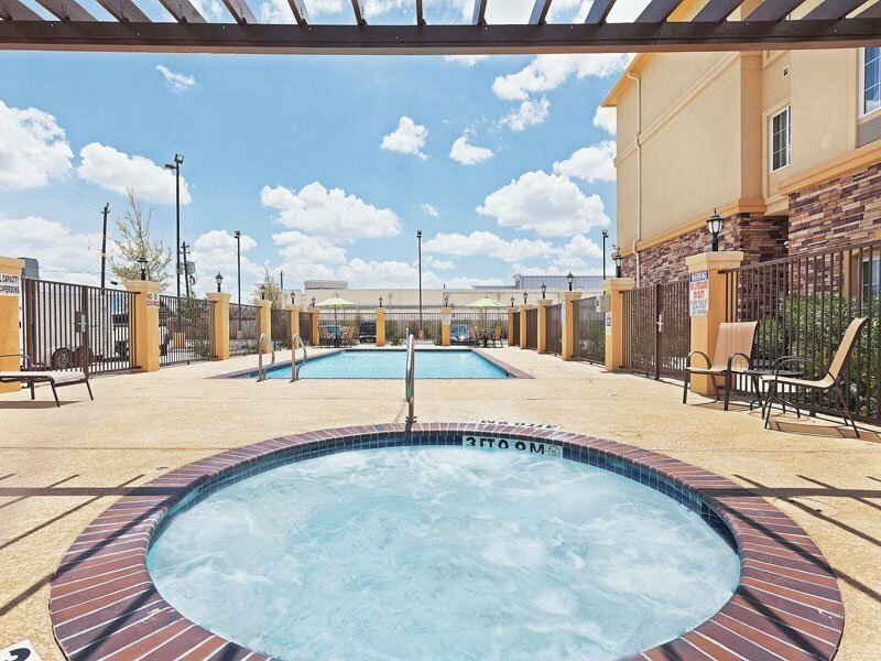 Фото La Quinta Inn & Suites by Wyndham Houston Energy Corridor