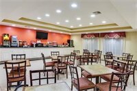 Фото La Quinta Inn & Suites by Wyndham Canton Ms