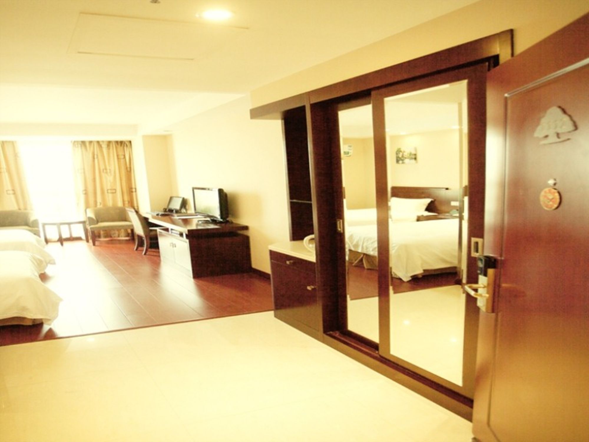 Фото GreenTree Inn Taizhou Jingjiang Jiangping Road Shanghai City Business Hotel