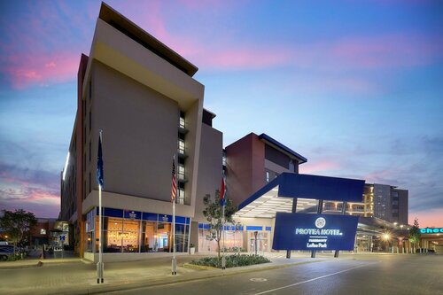 Гостиница Protea Hotel by Marriott Pretoria Loftus Park в Претории