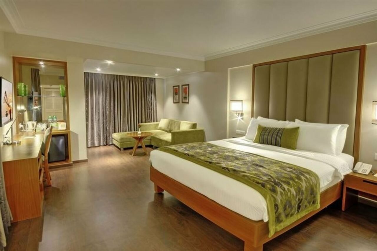 Фото Lemon Tree Premier The Atrium, Ahmedabad