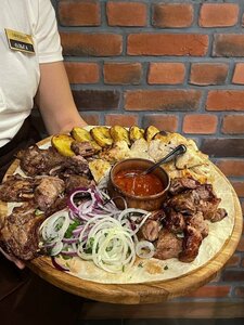 Mangal House (rabochiy posyolok Novospasskoye, ulitsa Azina, 88А) ، مقهى