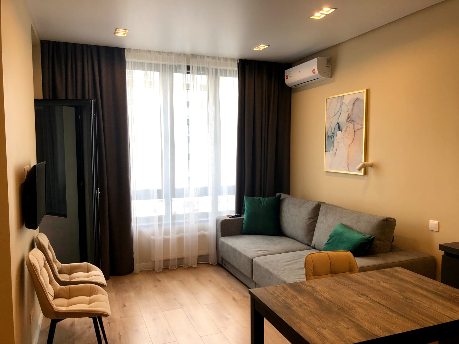 Фото отеля 1