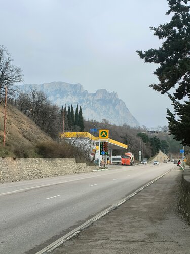 Gas station Atan, Alupka, photo