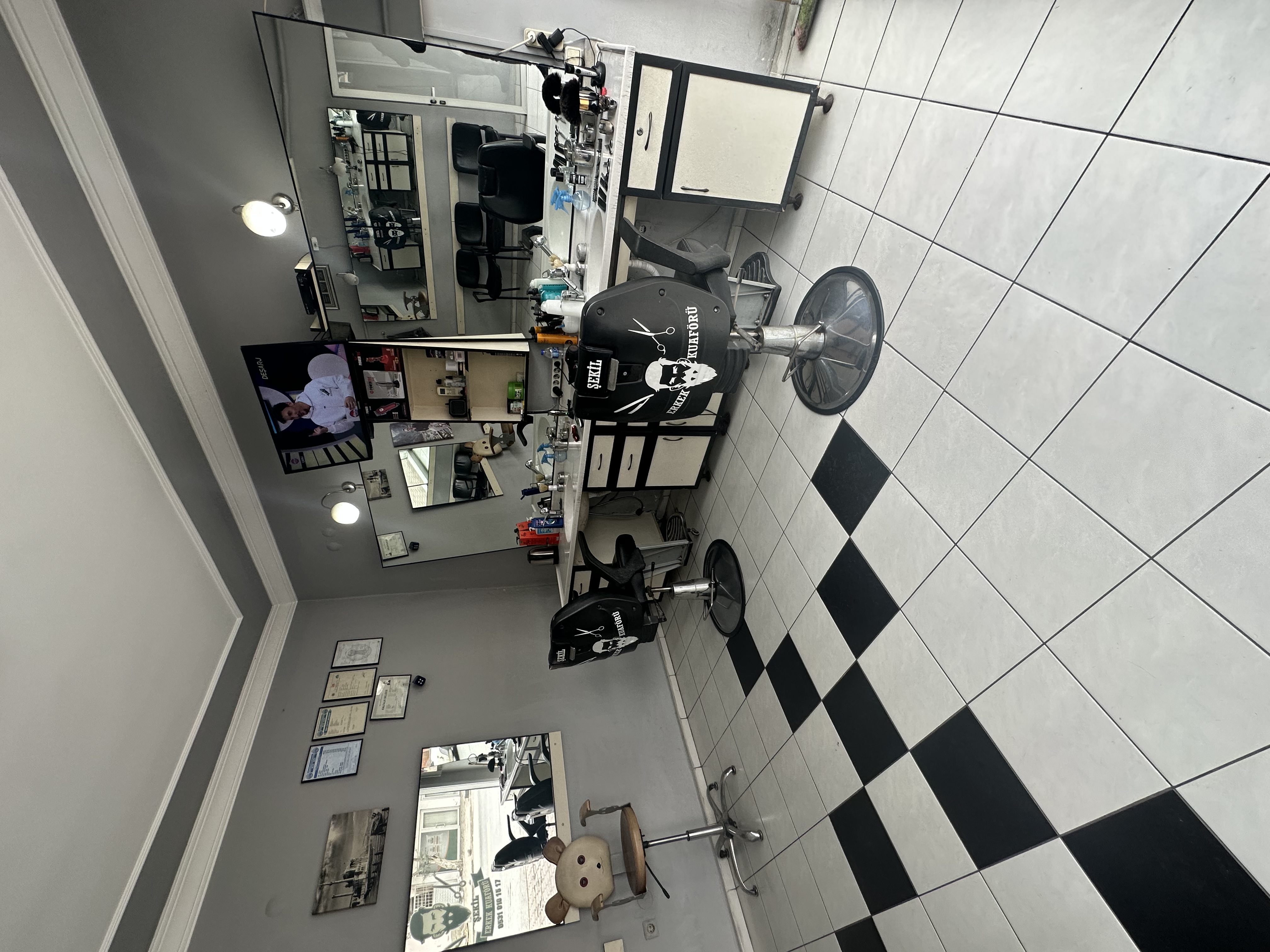 Sekil Men's Hairdresser