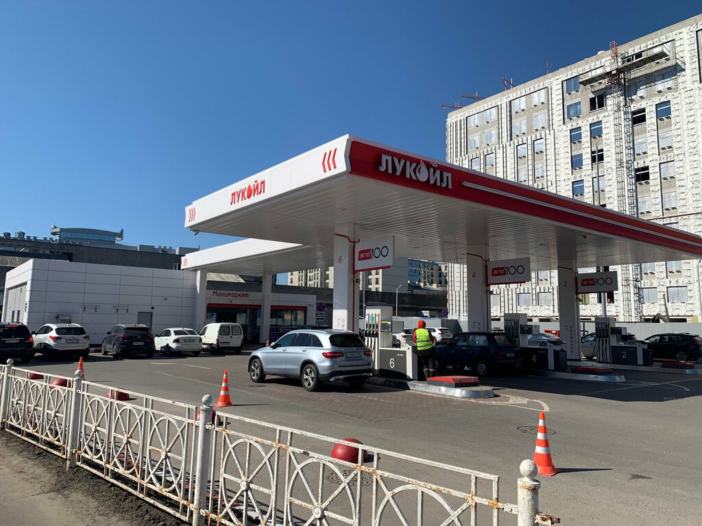 Gas station Lukoil, Saint Petersburg, photo