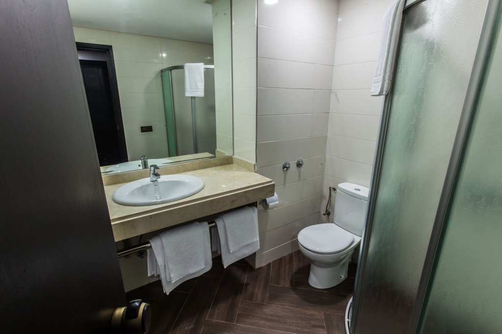 Фото Hotel Swani