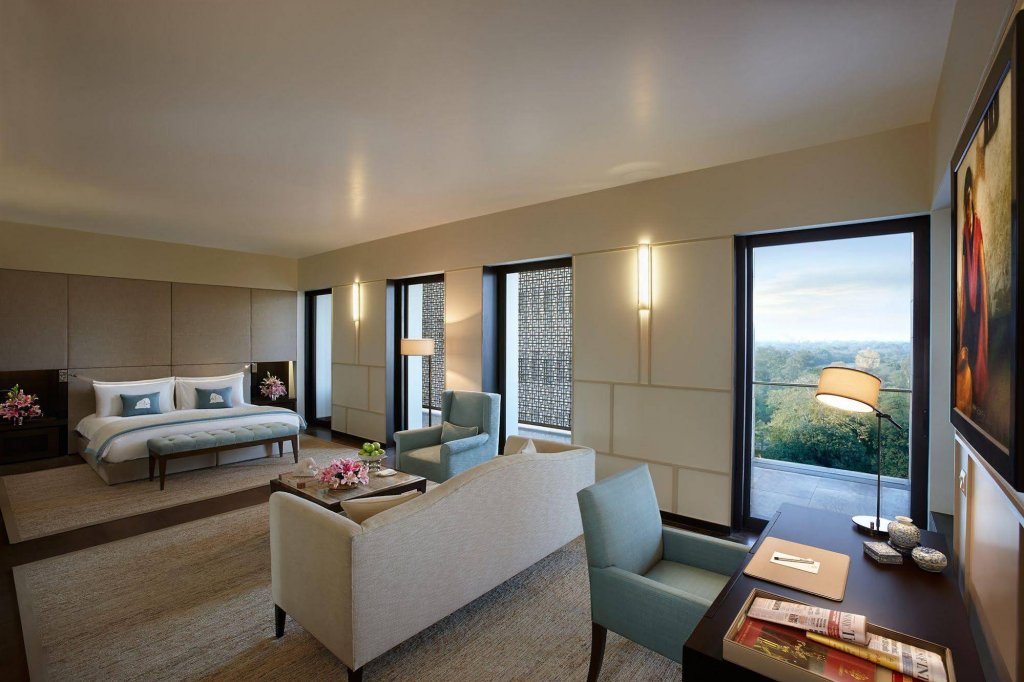 Фото The Lodhi Hotel