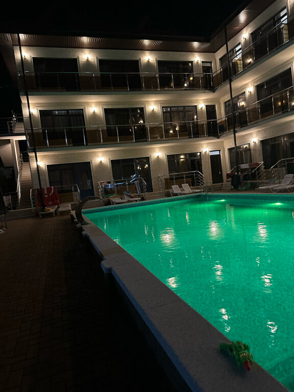 Фото отеля 2