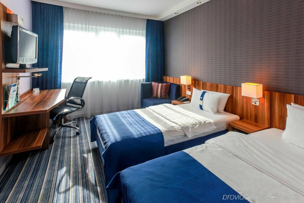 Фото Holiday Inn Express Bremen Airport, an Ihg Hotel