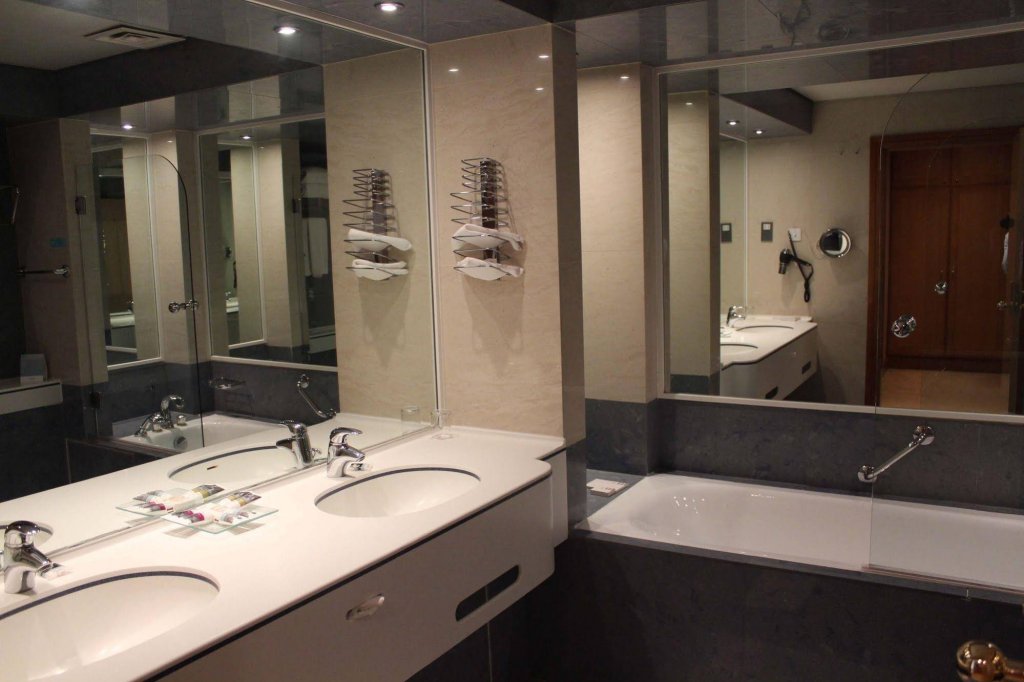 Фото Oryx Grand Hotel Jebel Hafeet