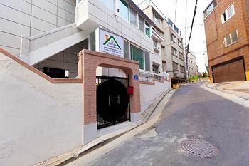 Гостиница Wow Hills Guest House в Сеуле