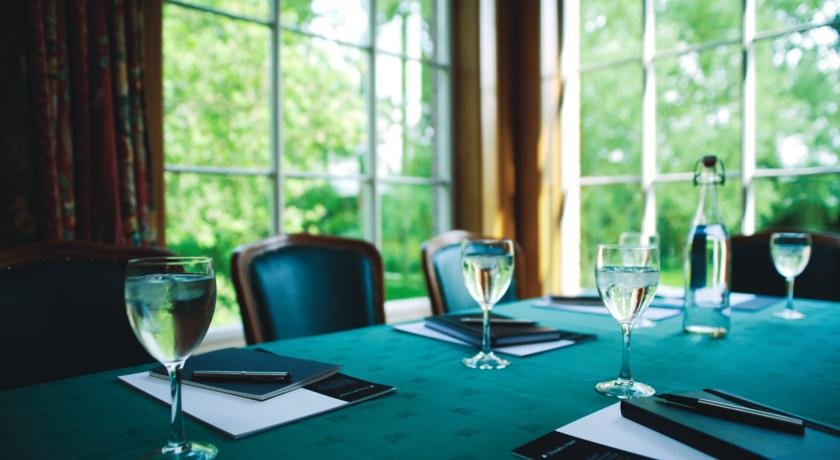 Фото Dunadry Hotel and Gardens