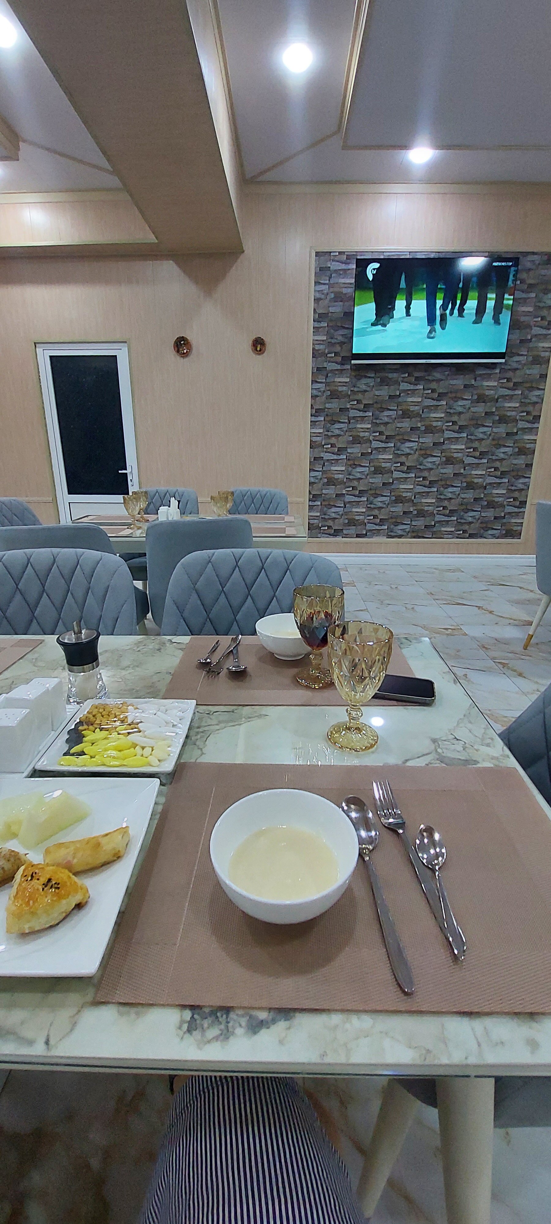 Фото Ayniy Hotel