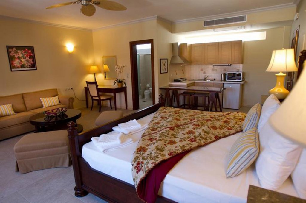 Фото Balhambra Suites - Adults Only