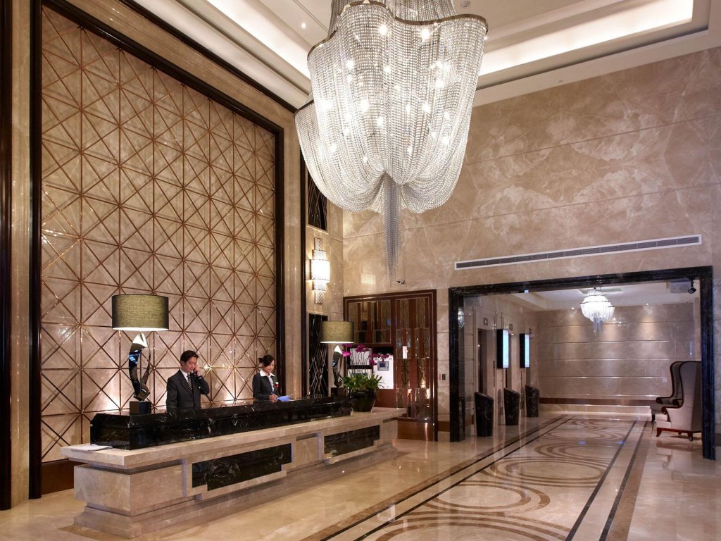 Фото S Aura Hotel