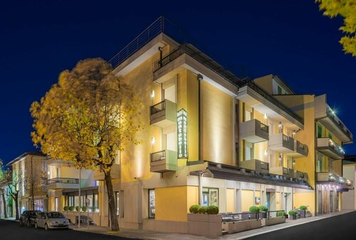 Гостиница Montebello Hotel в Монтекатини-Терме