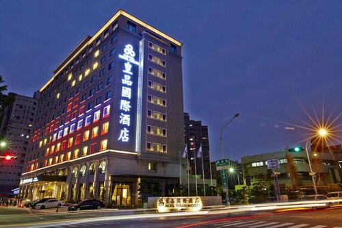 Внешний вид отеля Royal Chiayi Hotel в Тайнани, фото 1