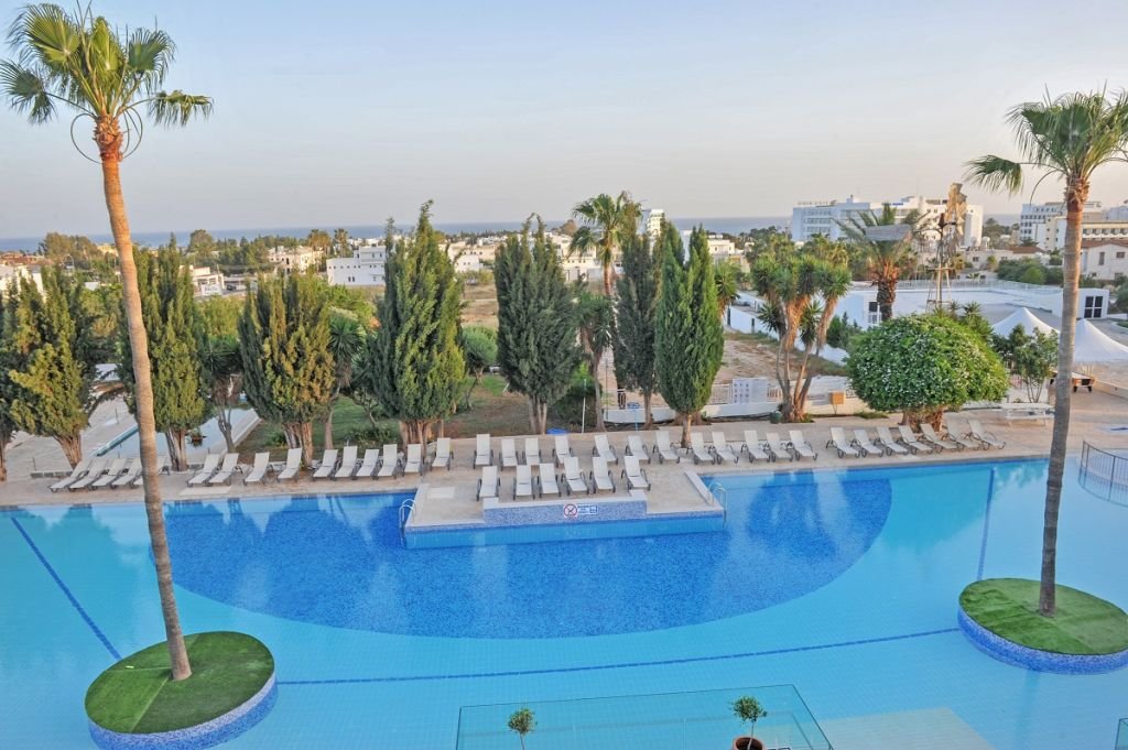 Фото Отель Fedrania Gardens