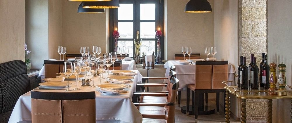 Фото Moni Emvasis Luxury Suites