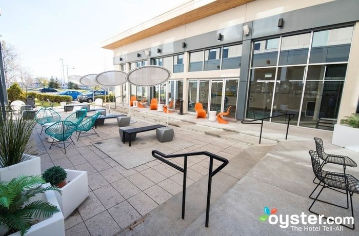 Фото Aloft Montreal Airport