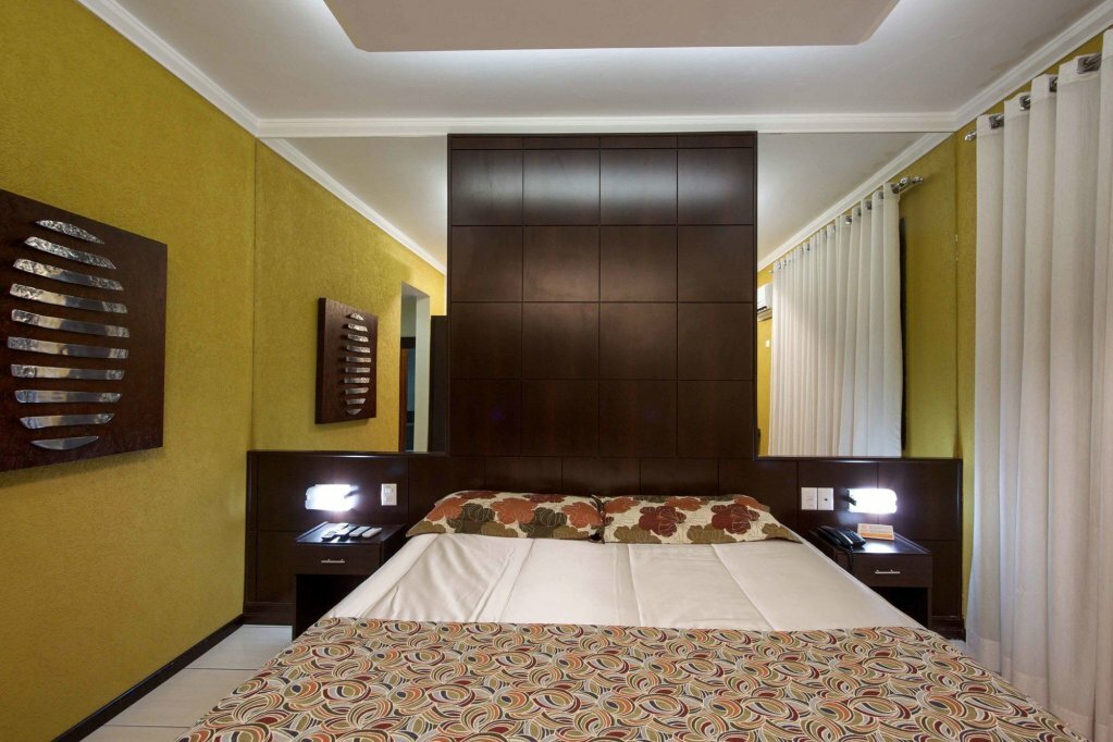 Фото Bristol Exceler Plaza Hotel