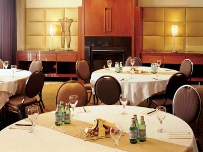 Фото The Listel Hotel