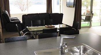 Фото Fiordland Lakeview