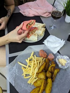 Grillfooddrive (Kazinca Street, 7) ، وجبات سريعة