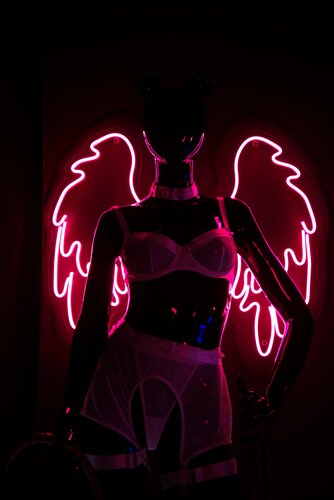 Автобустарда қыздарды қорлап жатқан жапондық ерлердің порносын онлайн көру.