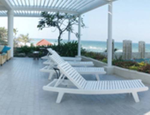 Фото Nern Chalet Beachfront Hotel