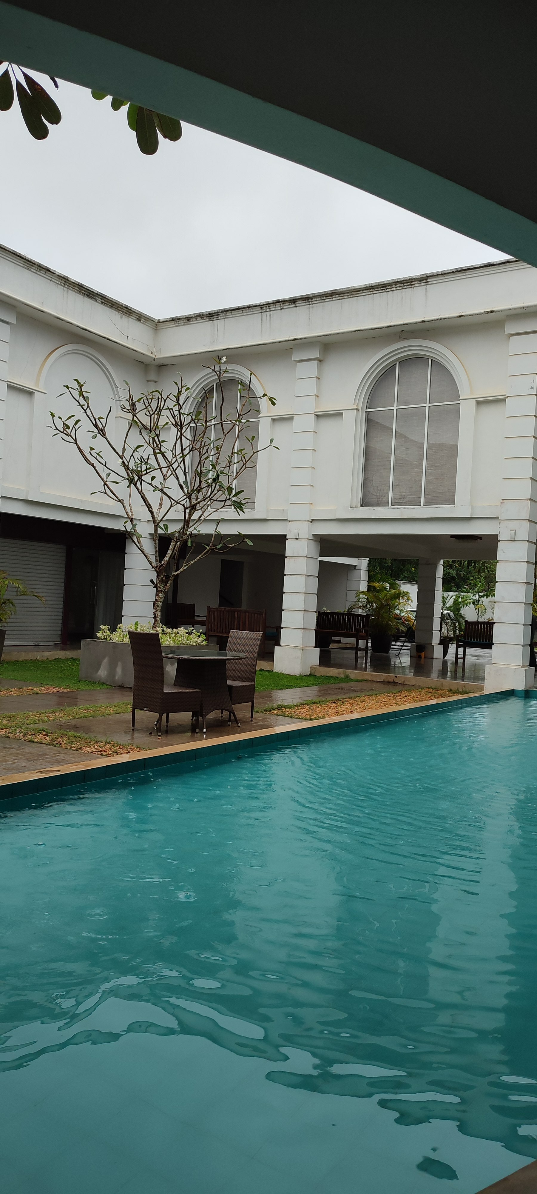 Фото Hibiscus Beach Hotel & Villas