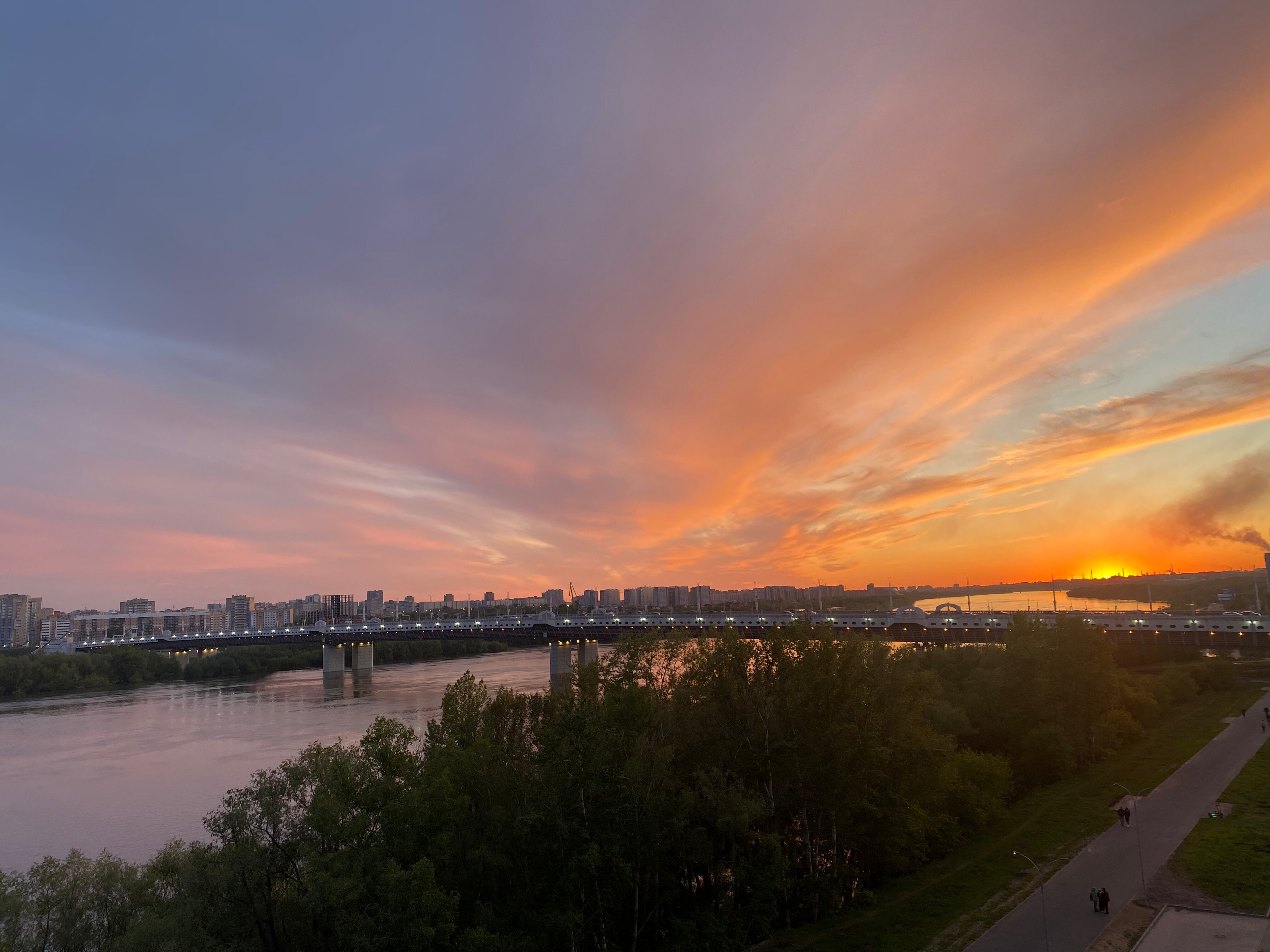 Фото Cosmos Omsk Hotel