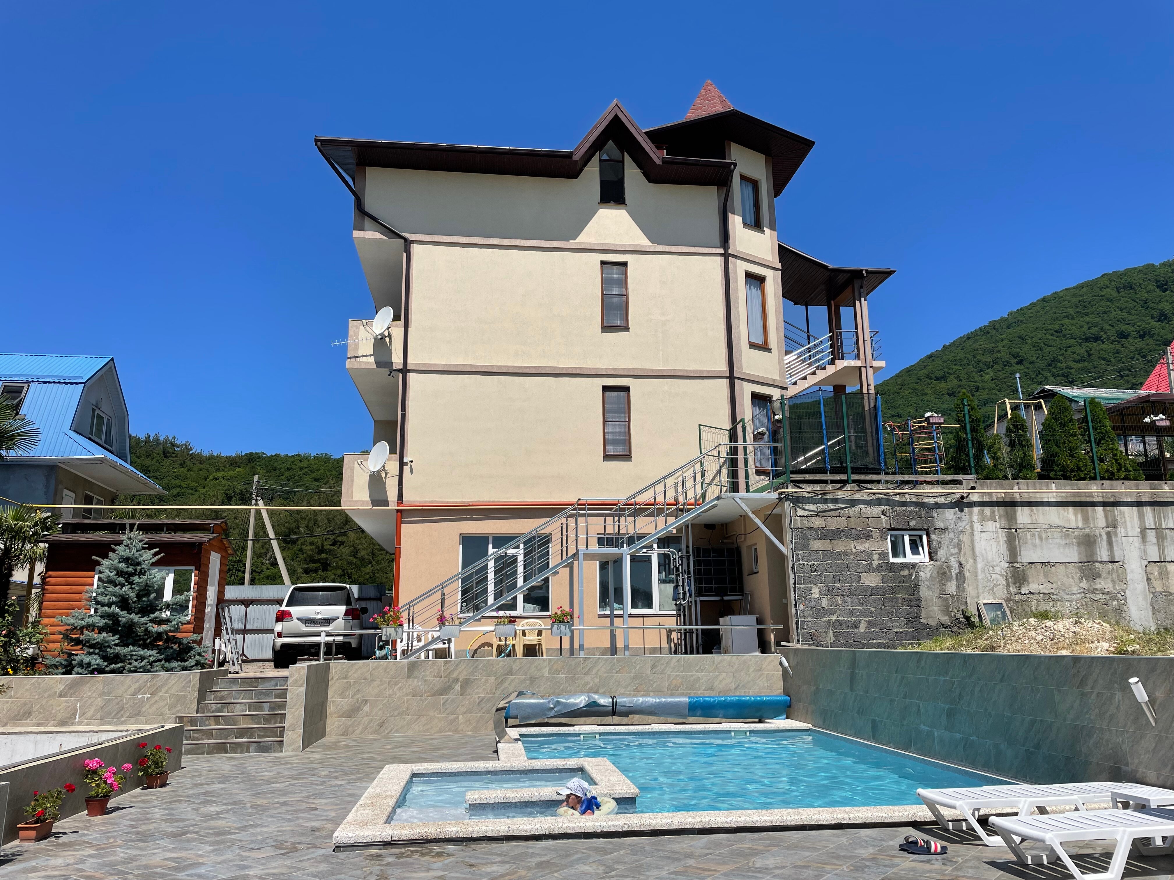 Фото отеля 1