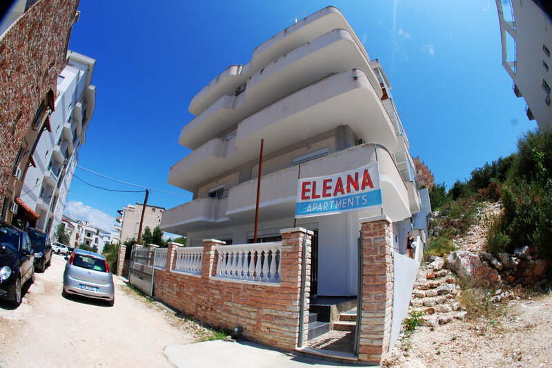 Апартаменты Hotel Eleana