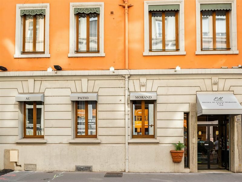 Фото Au Patio Morand Hotel